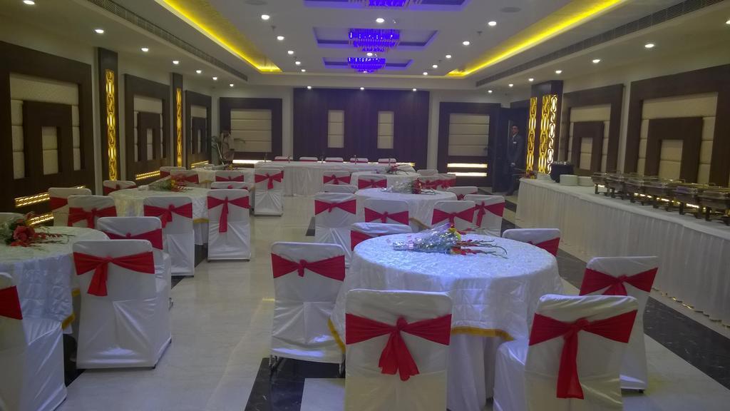 Hotel Seven Hills Tower Agra  Ngoại thất bức ảnh