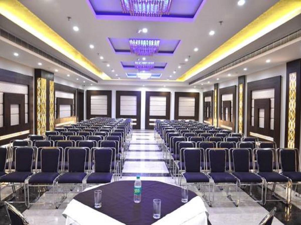 Hotel Seven Hills Tower Agra  Ngoại thất bức ảnh