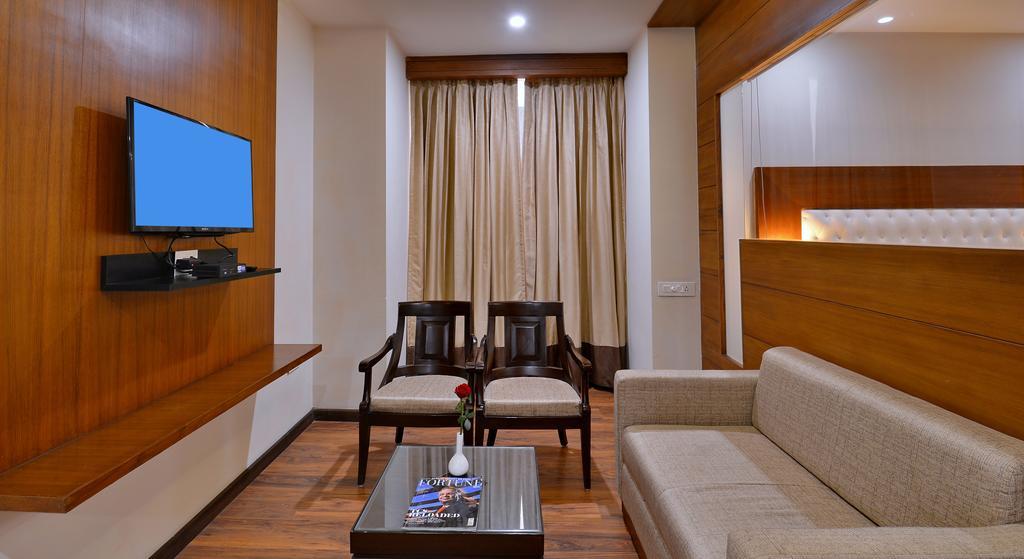 Hotel Seven Hills Tower Agra  Ngoại thất bức ảnh