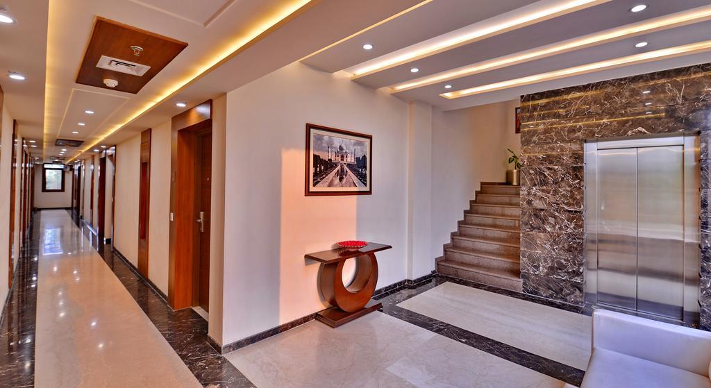 Hotel Seven Hills Tower Agra  Ngoại thất bức ảnh