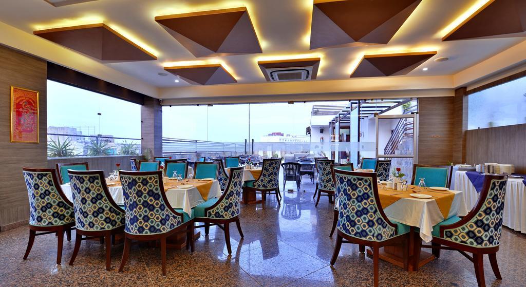 Hotel Seven Hills Tower Agra  Ngoại thất bức ảnh