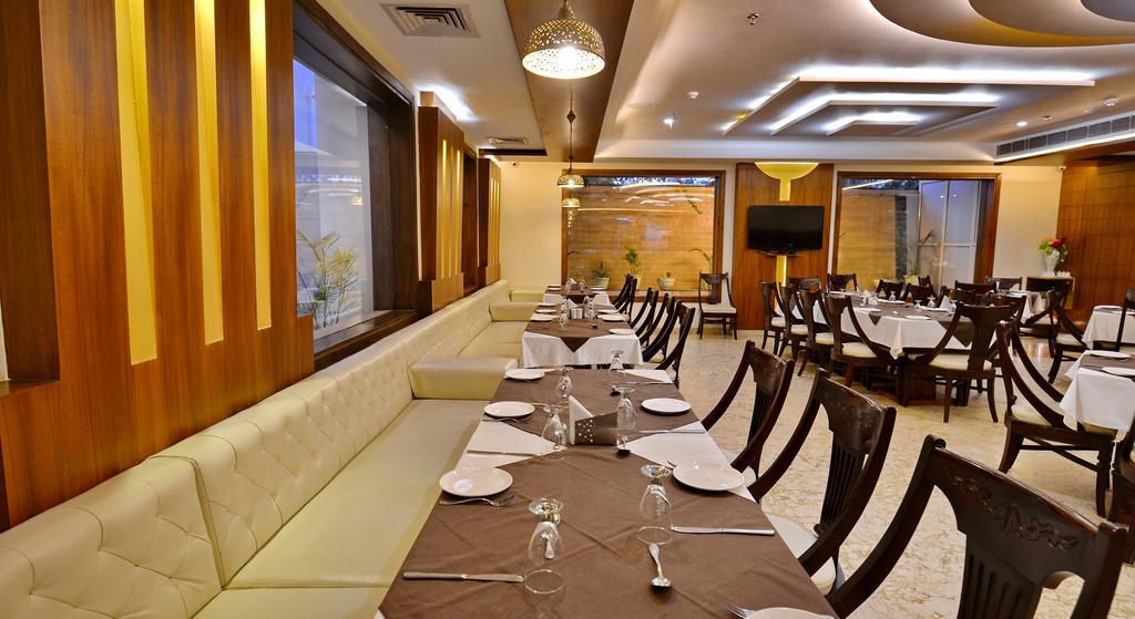 Hotel Seven Hills Tower Agra  Ngoại thất bức ảnh