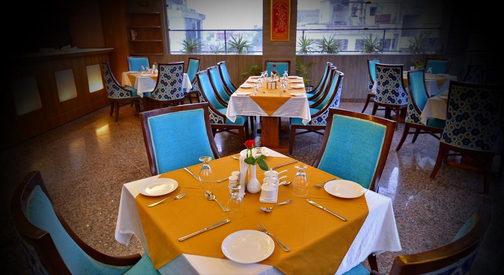 Hotel Seven Hills Tower Agra  Ngoại thất bức ảnh