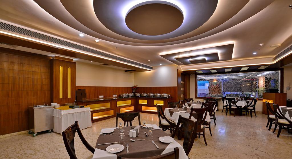 Hotel Seven Hills Tower Agra  Ngoại thất bức ảnh