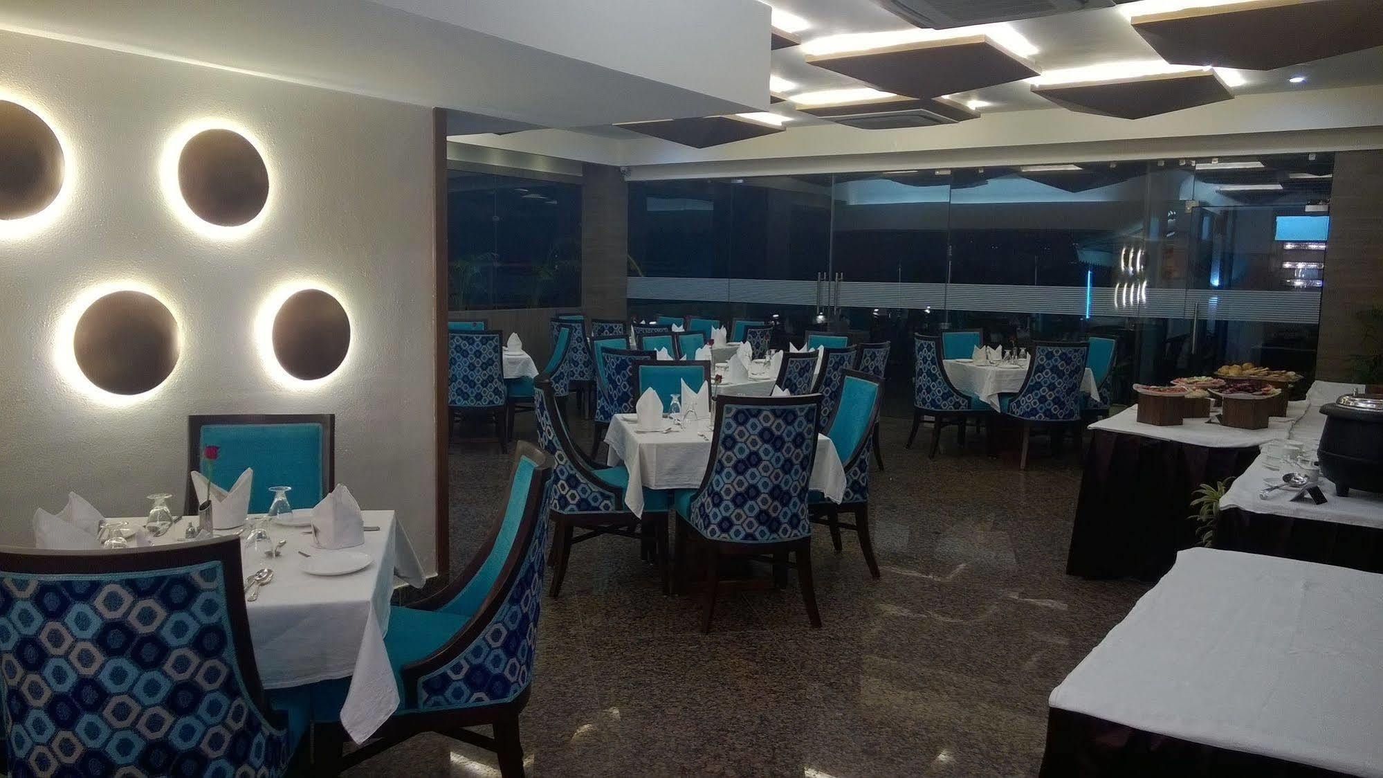 Hotel Seven Hills Tower Agra  Ngoại thất bức ảnh
