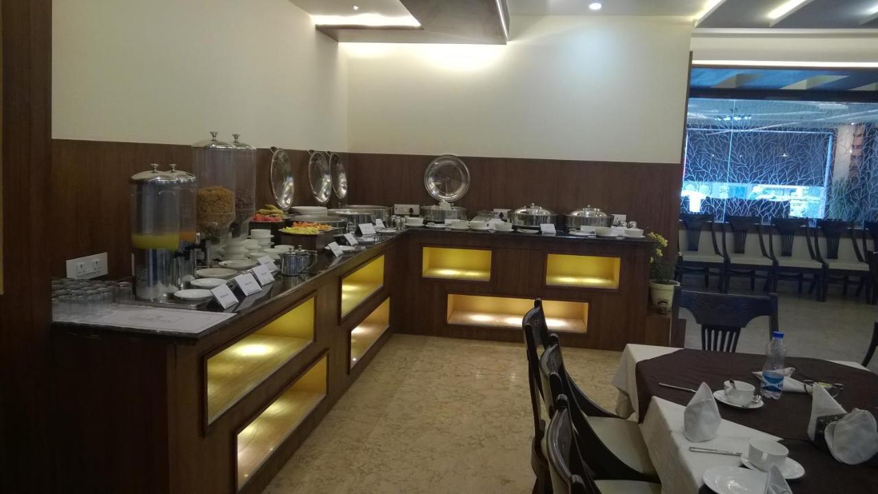 Hotel Seven Hills Tower Agra  Ngoại thất bức ảnh